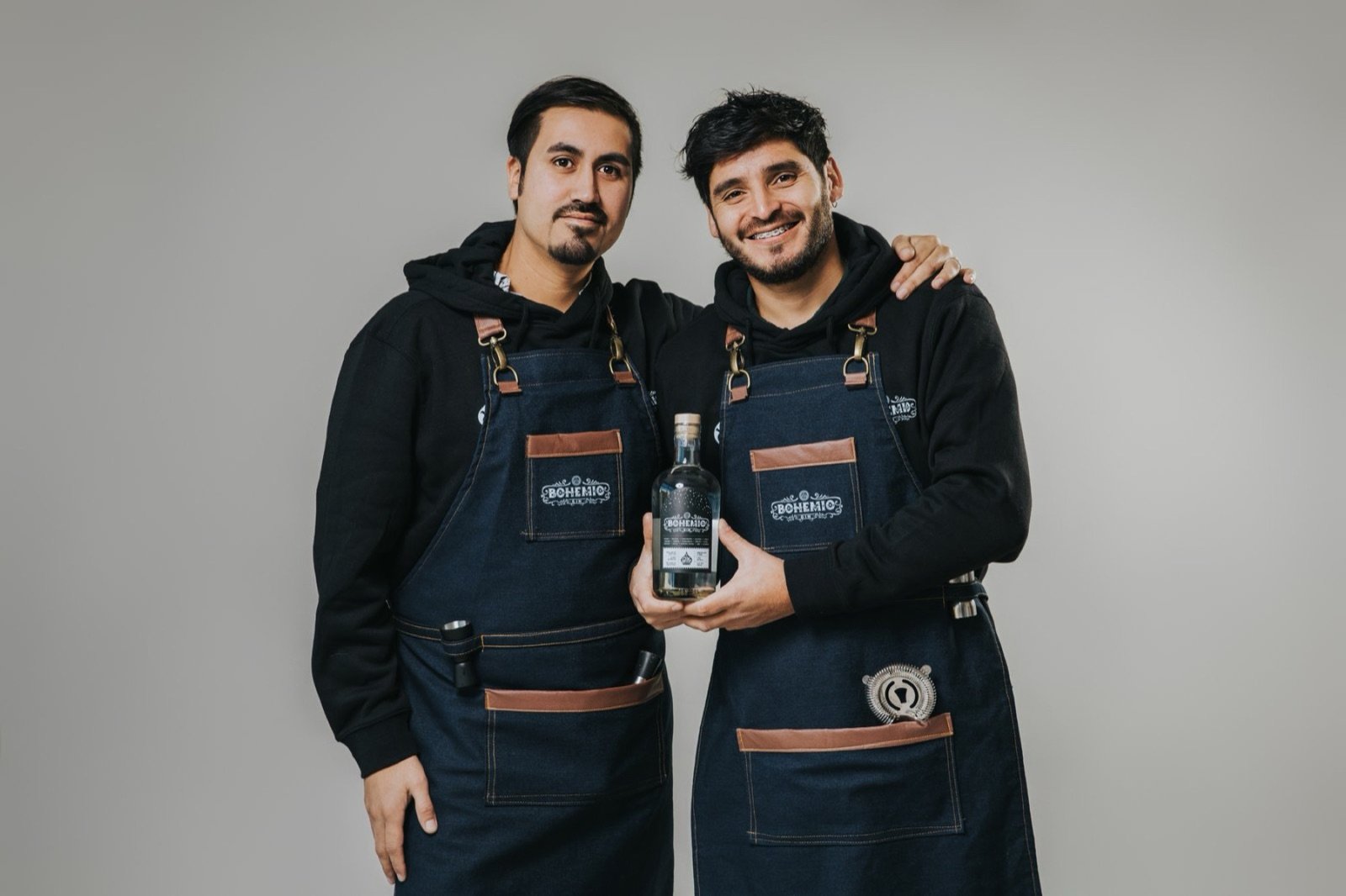 Los creadores de Destilería JIK con Bohemio